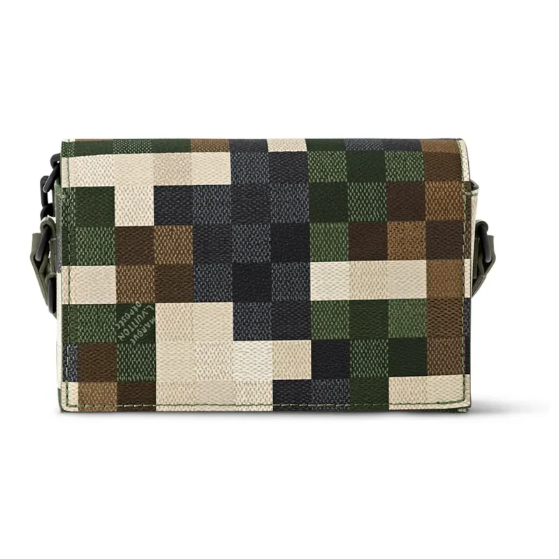 LOUIS VUITTON Steamer Wearable Wallet-2