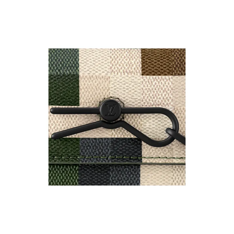 LOUIS VUITTON Steamer Wearable Wallet-5
