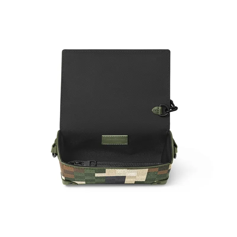 LOUIS VUITTON Steamer Wearable Wallet-3