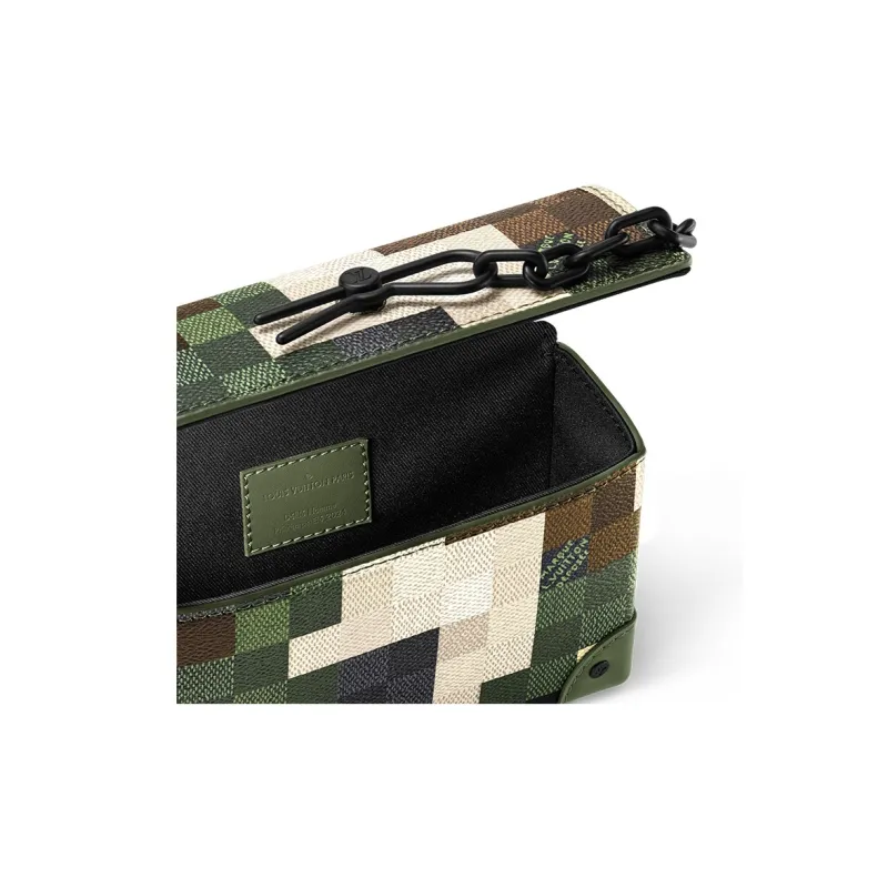 LOUIS VUITTON Steamer Wearable Wallet-4