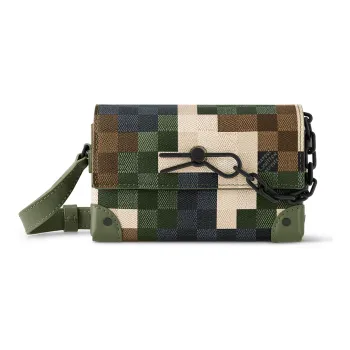 LOUIS VUITTON Steamer Wearable Wallet