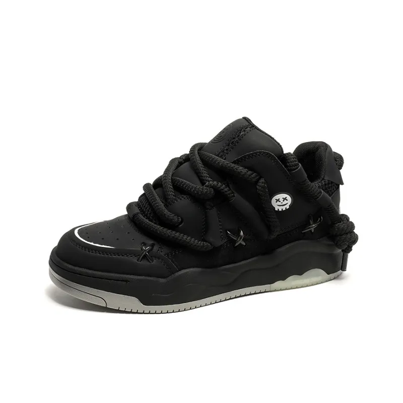 Year By Year Slip Resistant Breathable Low Top Skateboard Shoes Unisex-0
