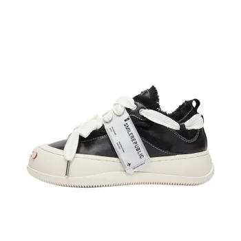 SMILEREPUBLIC Classic Black Sheepskin Waterproof And Breathable Height Increasing Low Top Canvas Shoes Unisex Black