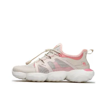 HUMTTO Cushioned Slip Resistant Low Top Running Shoes Women's Beige Pink