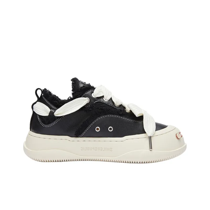 SMILEREPUBLIC Classic Black Sheepskin Waterproof And Breathable Height Increasing Low Top Canvas Shoes Unisex Black-1