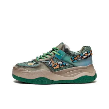 MATA Anti Slip Wear Resistant Low Top Skateboard Shoes Women's