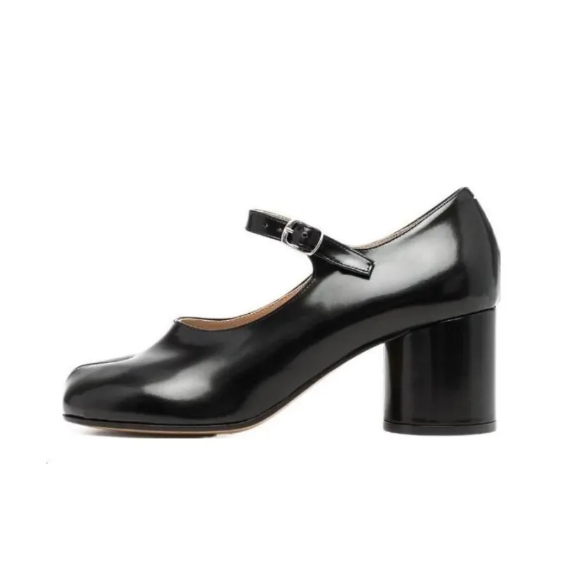Maison Margiela Tabi Buckle Fastened Mary Jane Pumps-0