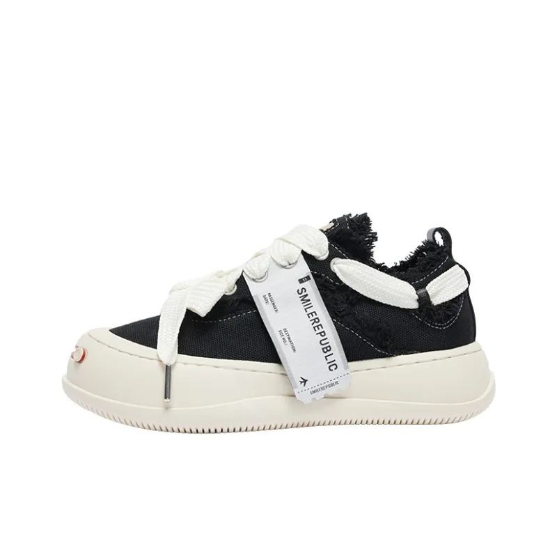 SMILEREPUBLIC Low Top Canvas Shoes Unisex Black-0