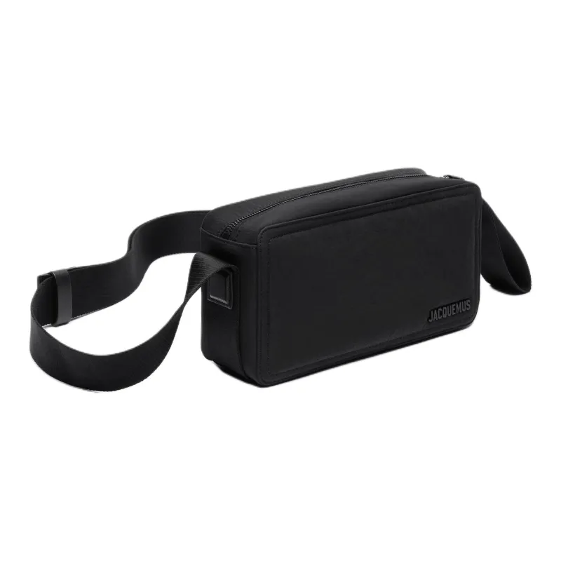 Jacquemus Le Cuerda Logo Detailed Messenger Bag-1
