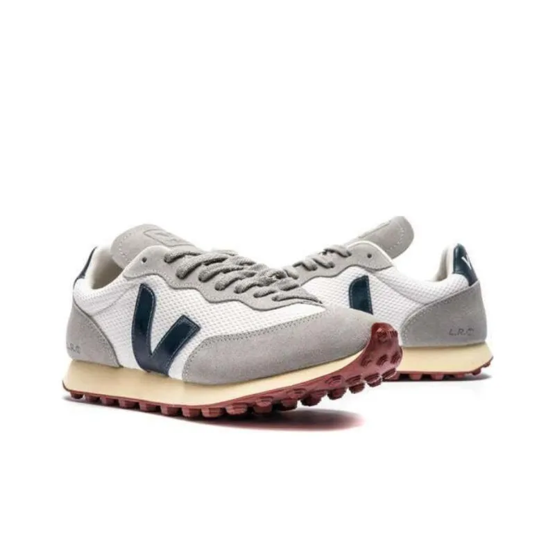 VEJA Logo-patch Low-top Sneakers-4