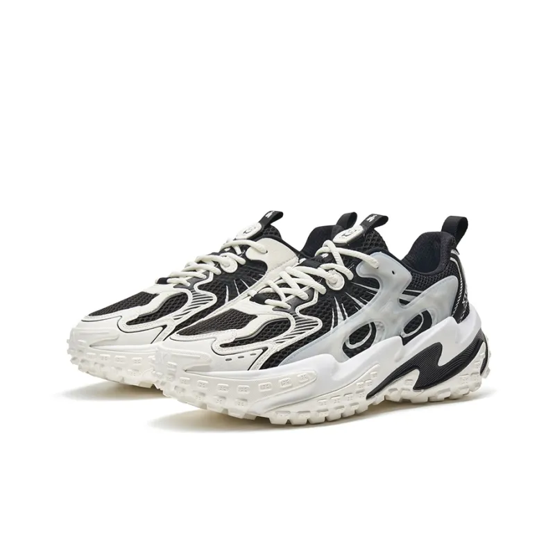 XTEP Chunky Sneakers Men Low Top Black/Sail White-4