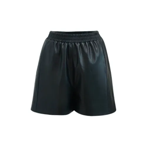 Little pull Casual Shorts Women's Black