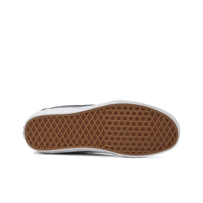 Vans CHUKKA Water-Resistant Coverage Low-Top Skateboard Shoes Women's Black White-3