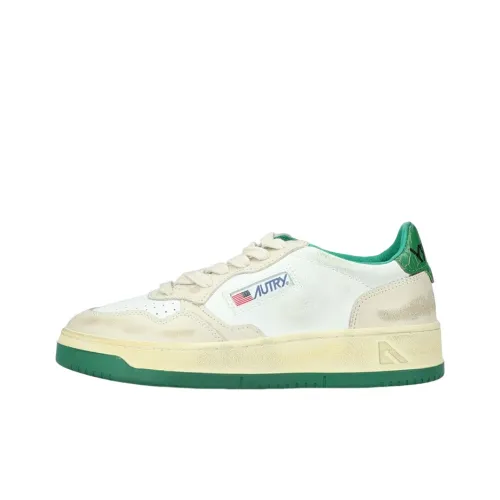 AUTRY Skateboard Shoes Women's Low-Top White/Green