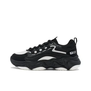 XTEP Lanying 2.0 Non slip Lightweight Low Top Casual Shoes Women's Black White