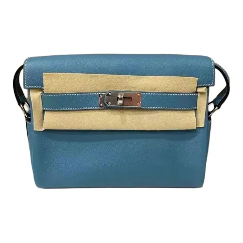 HERMES Kelly Messenger Crossbody Bags