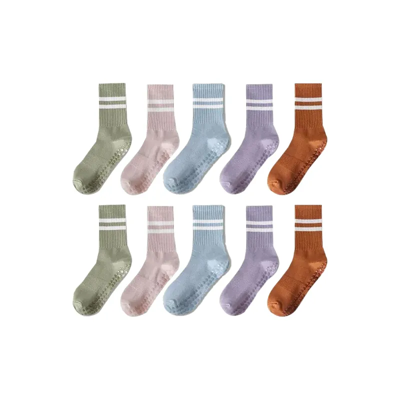 BEAR UNION Mid Calf Socks Women's-23