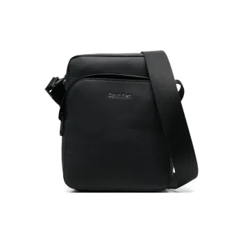 Calvin Klein Logo-detail Messenger Bag