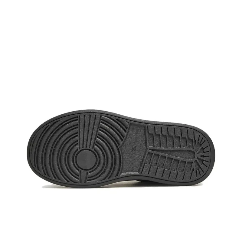 TATA Skateboard Shoes Women's Low Top Solid Color-11