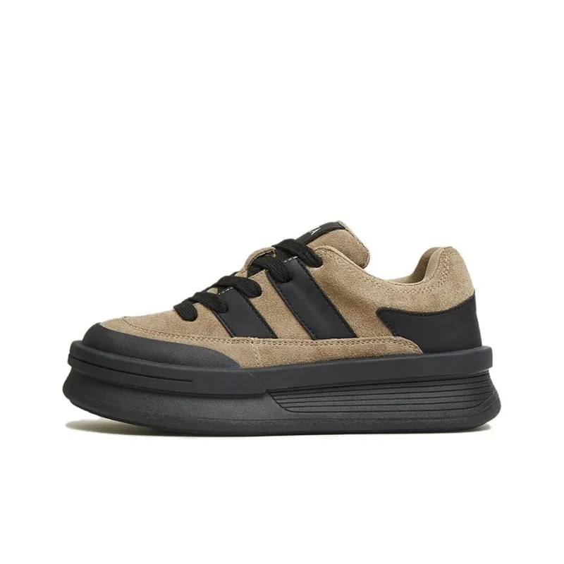 TATA Skateboard Shoes Women's Low Top Solid Color-0