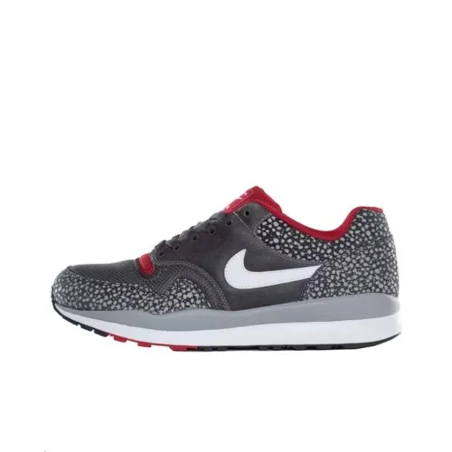 Nike Air Safari LE Gym Red