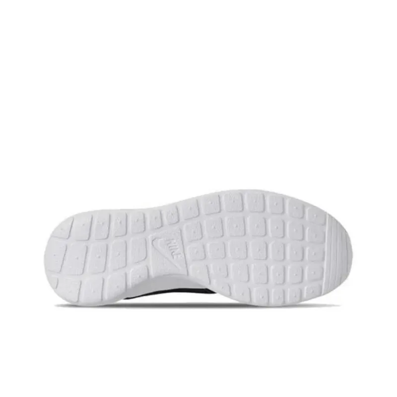 Nike Roshe One Cushioning, Wear Resistant Low Top Running Shoes Women's Black Pink-4