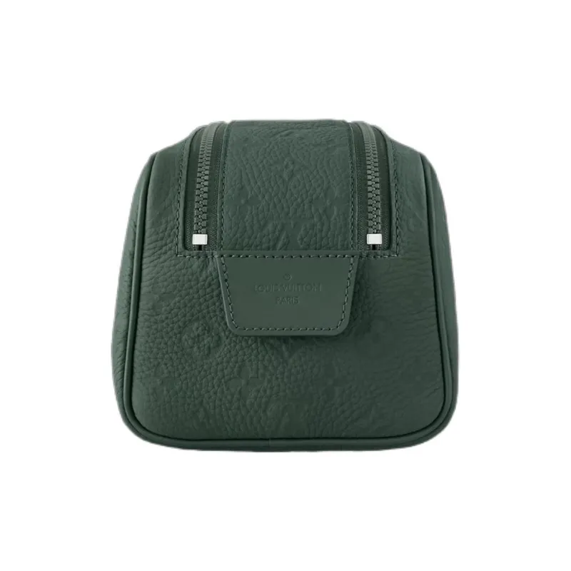 LOUIS VUITTON Dopp Kit-2