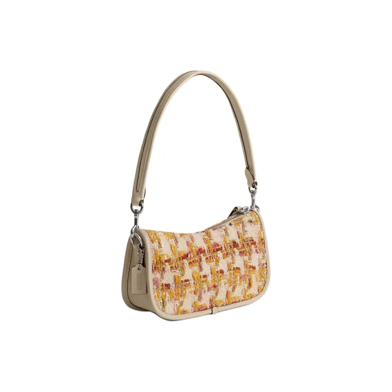 COACH Swinger Shoulder Bags-3