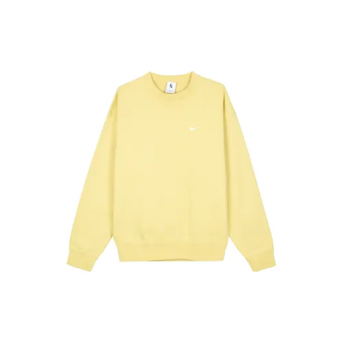 Nike Solo Swoosh Men's Fleece Crewneck Sweatshirt Yellow