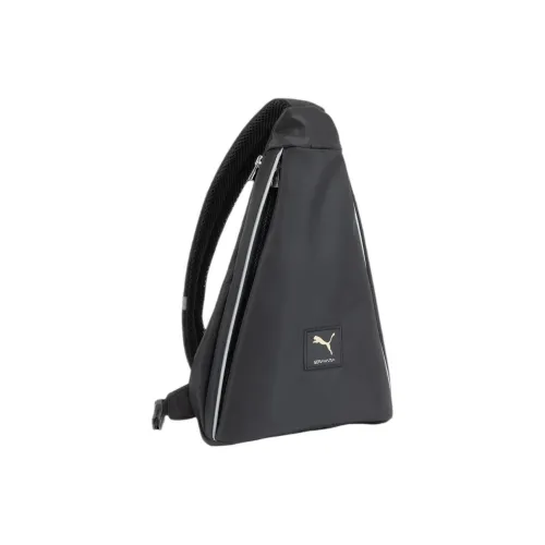 PUMA SORAYAMA KATSU, Collaboration Fabric Sling Bag Regular Unisex Black