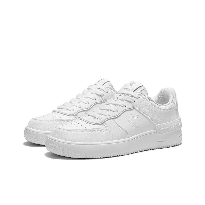 QIAODAN Slip Resistant Cushioning Low Top Skateboard Shoes Women's White-4
