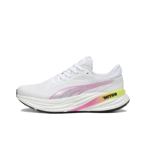 PUMA Magnify Nitro 2 Slip-Resistant Low-Top Running Shoes Women's Gray Pink