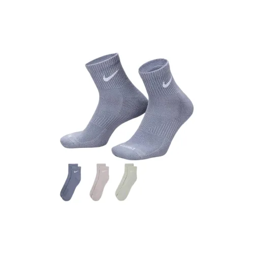 Nike Unisex Mid-Calf Socks