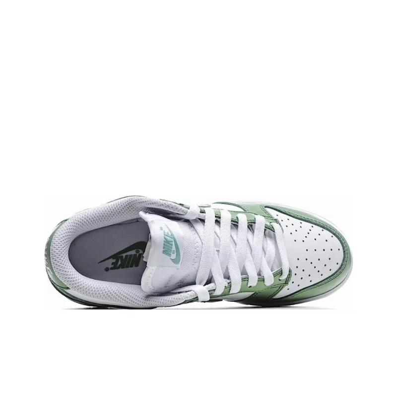 Nike Dunk Green Glow Slip Resistant Coverage Low Top Skateboard Shoes Women's White Green-2