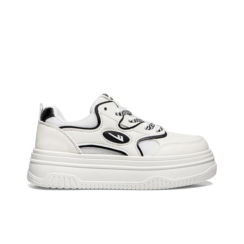 Warrior Lightweight And Breathable Low Top Skateboard Shoes Women's White Black-1