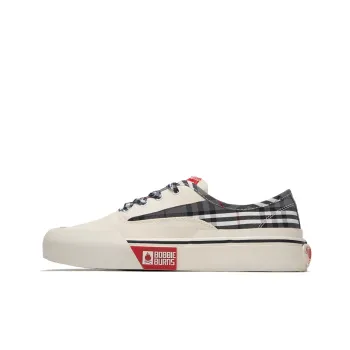 BOBBIE BURNS Low Top Canvas Shoes Unisex Black White