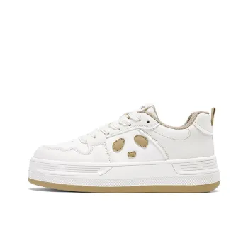 DAPHNE Slip Resistant Low Top Skateboard Shoes Women's