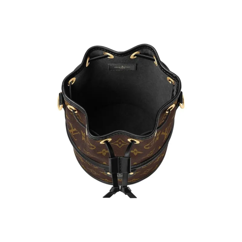 LOUIS VUITTON Canoé-3