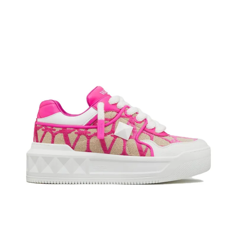 Valentino One Stud Low-Top Skateboard Shoes Women's Pink Beige-1
