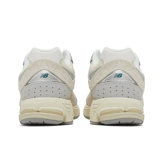 New Balance 2002R Linen-3