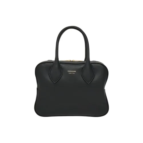 FERRAGAMO Calfskin Shoulder Bag Crossbody Bag Handbag Small Size Women's Black