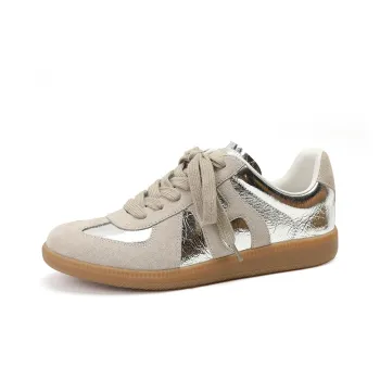 Iraqis Are Pleasing To Themselves Low-Top Skateboard Shoes Women's