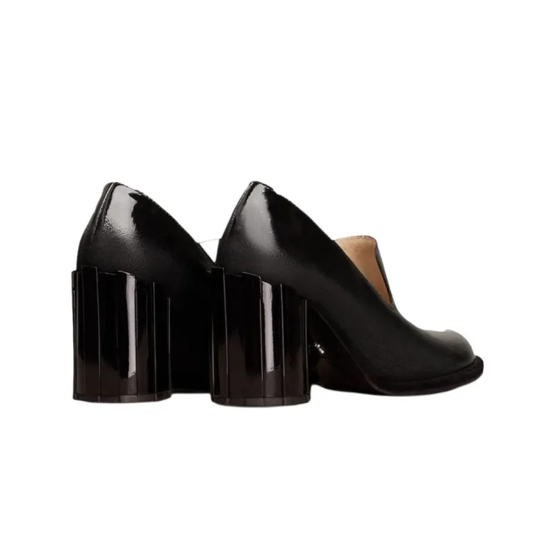 AMI Paris Round Heel Patent-leather Loafers-3