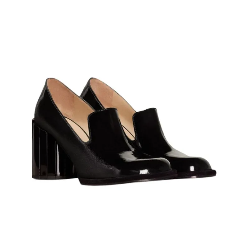 AMI Paris Round Heel Patent-leather Loafers-2