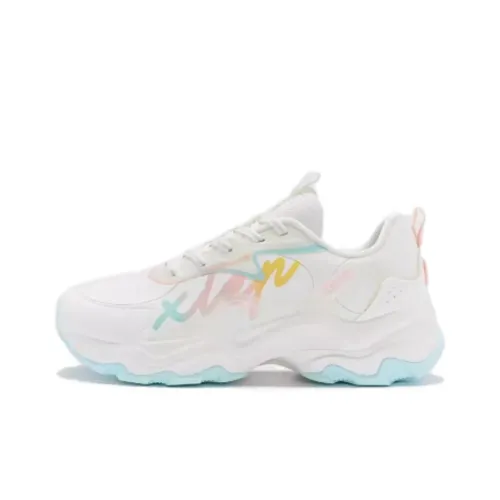 XTEP Man Dance Running Shoes Women's Low-Top Sail White/Oil Gray Pink/Foam Blue