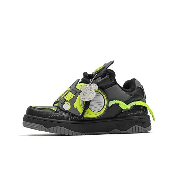 Money Tutu x MR.PESIN Low Top Skateboard Shoes Unisex Black