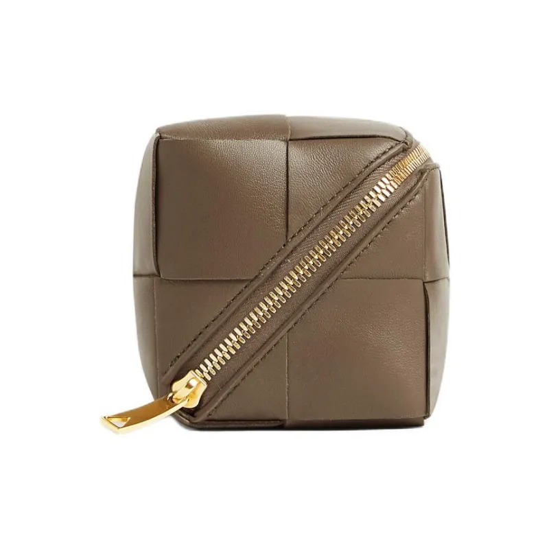 Bottega Veneta Zip Up Wash Bag-2