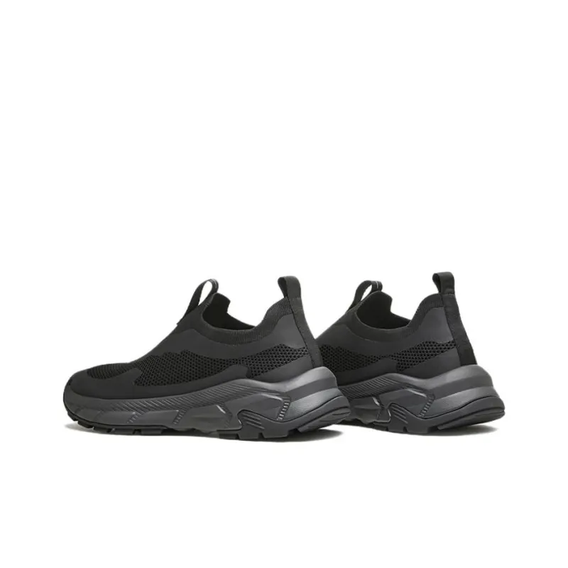 TATA Casual Shoes Men Low Top Solid Color-2