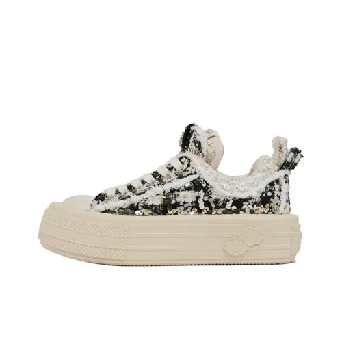 FORESHADOW 'Double Uni' 1.0 Night Black Stars Height Increasing Low Top Canvas Shoes Women's Starlight Black
