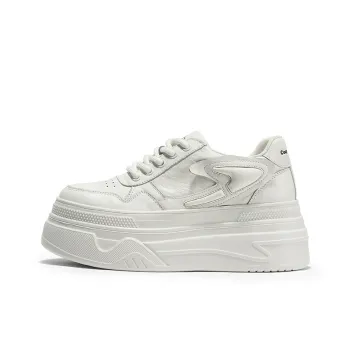Coup De Foudre Low Top Skateboard Shoes Women's